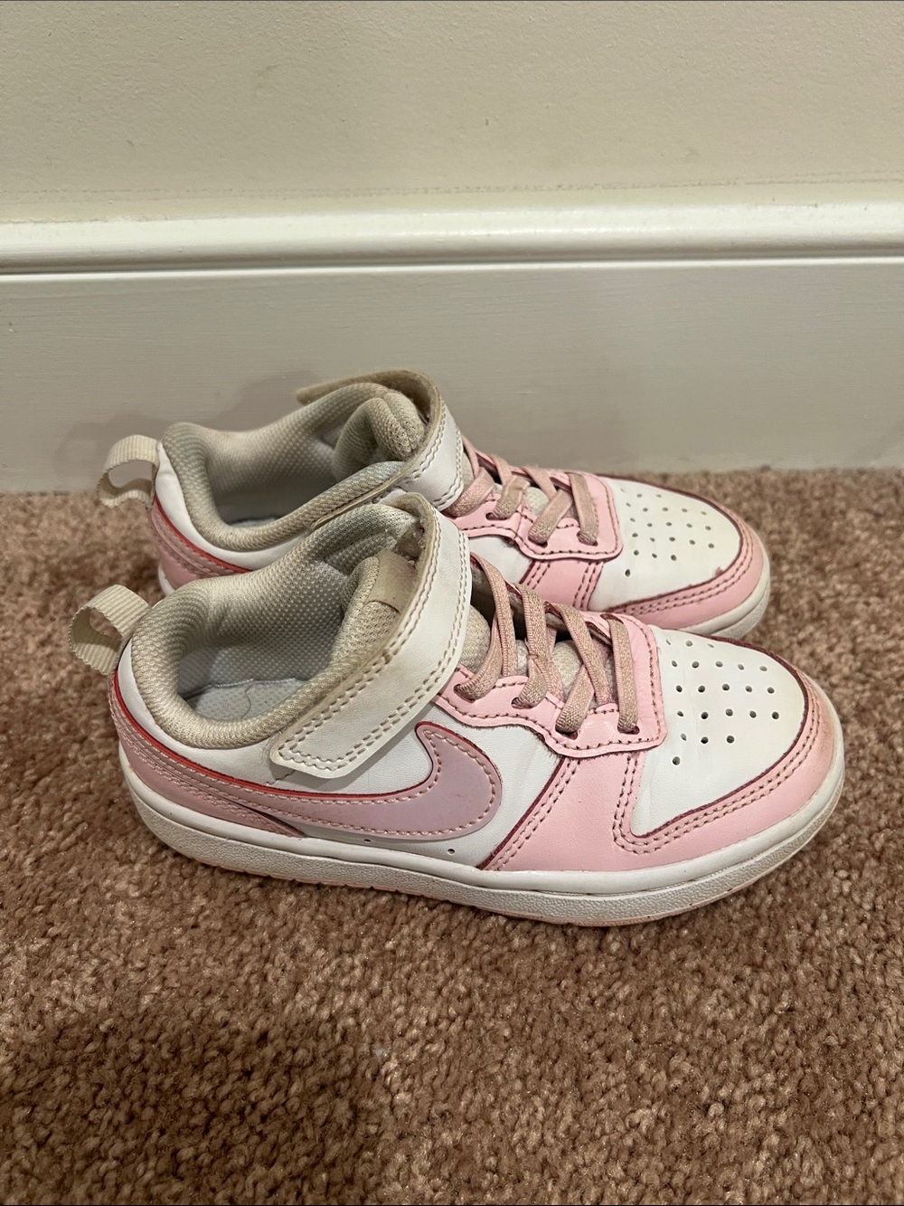 Nike Kids White and Pink Low-Top Sneakers